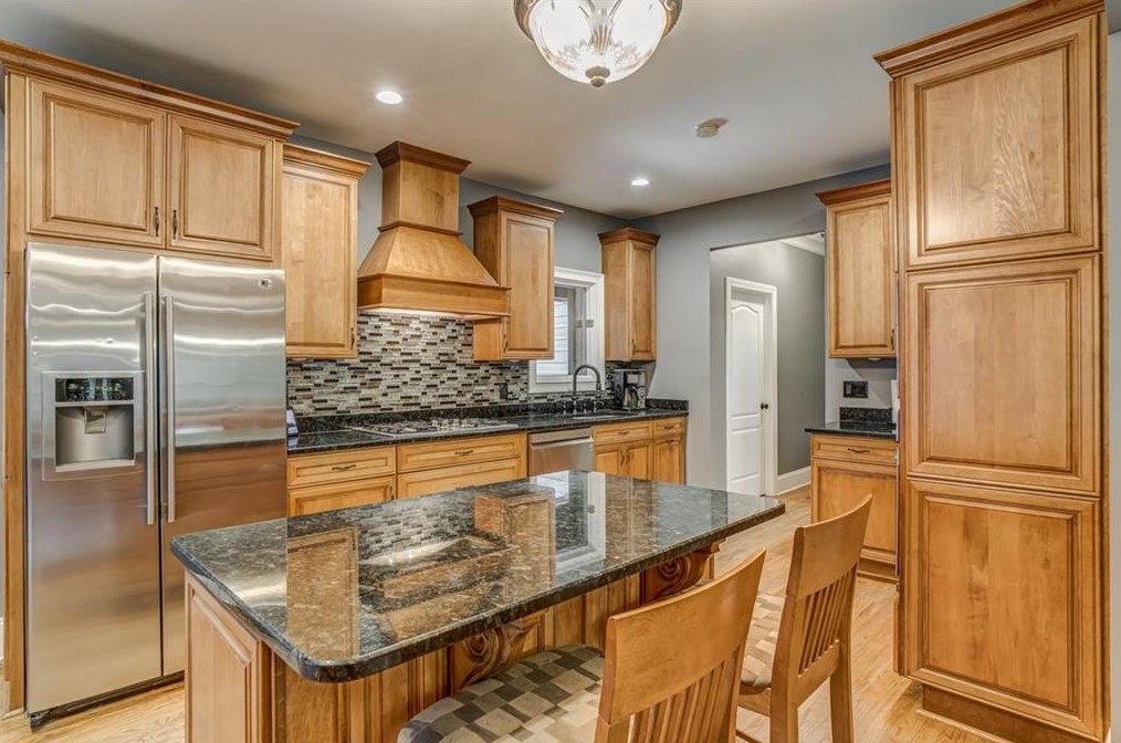 6369 Flat Rock Dr, Flowery Branch, GA 30542-5053