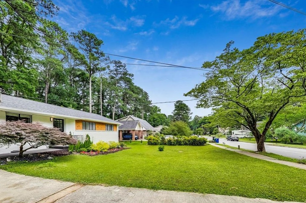 1351 Faraday Pl, Decatur GA  30033-3106 exterior