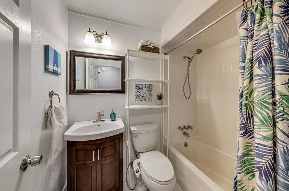 1351 Faraday Pl, Decatur GA  30033-3106 exterior