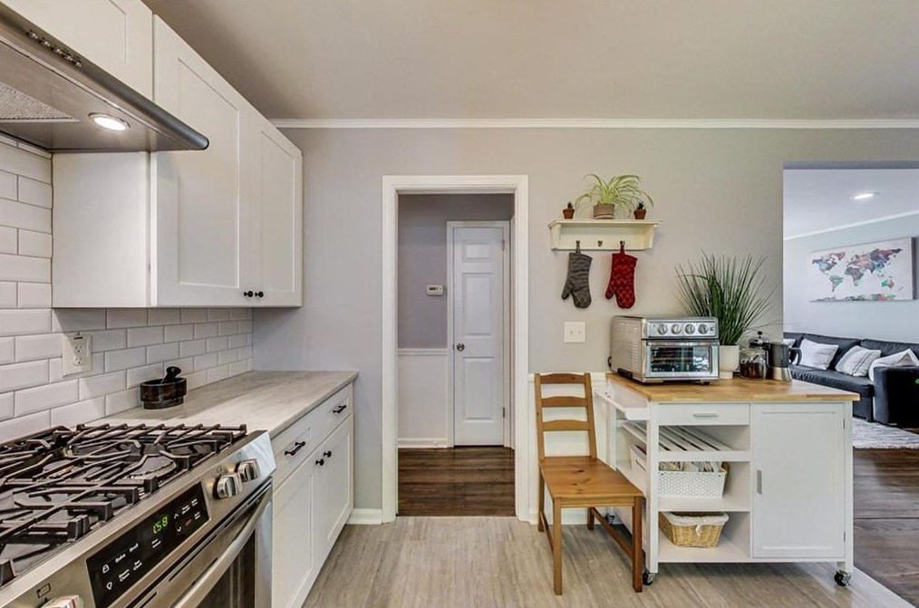 1351 Faraday Pl, Decatur GA  30033-3106 exterior