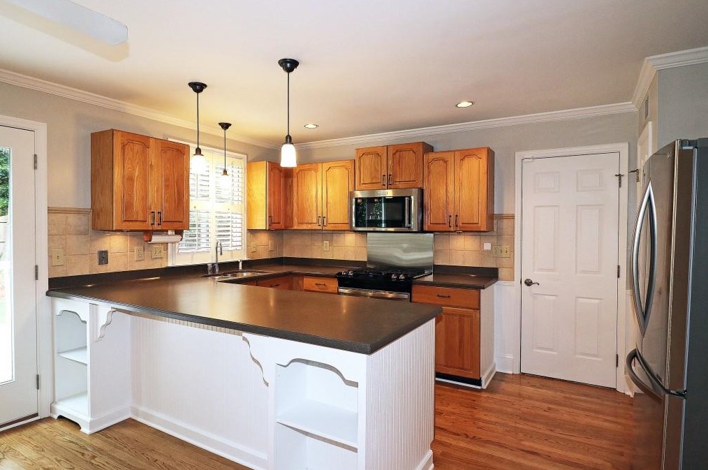 1132 Oakbrook Way, Atlanta GA  30319-4555 exterior