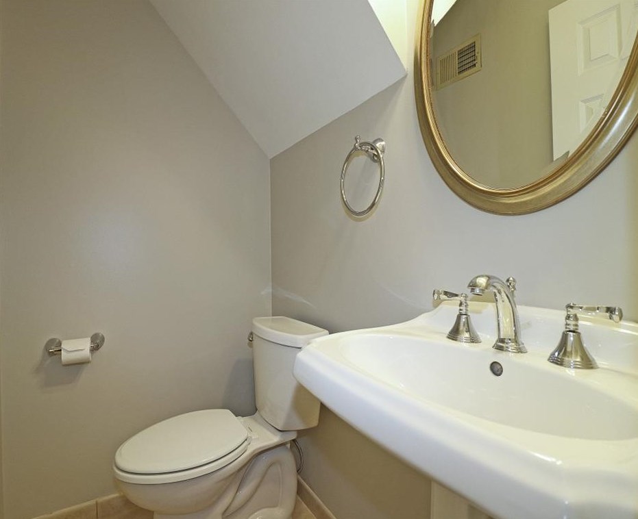 1132 Oakbrook Way, Atlanta GA  30319-4555 exterior