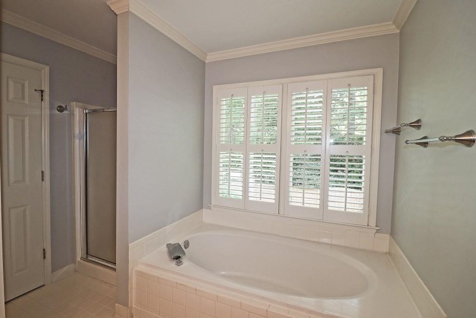 1132 Oakbrook Way, Atlanta GA  30319-4555 exterior
