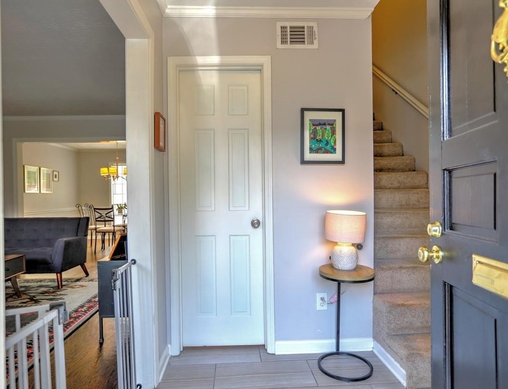 3 Newport Pl, Atlanta, GA 30318-1432