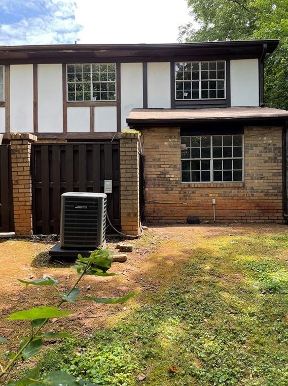 1431 Kingsgate Dr, Stone Mountain, GA 30083