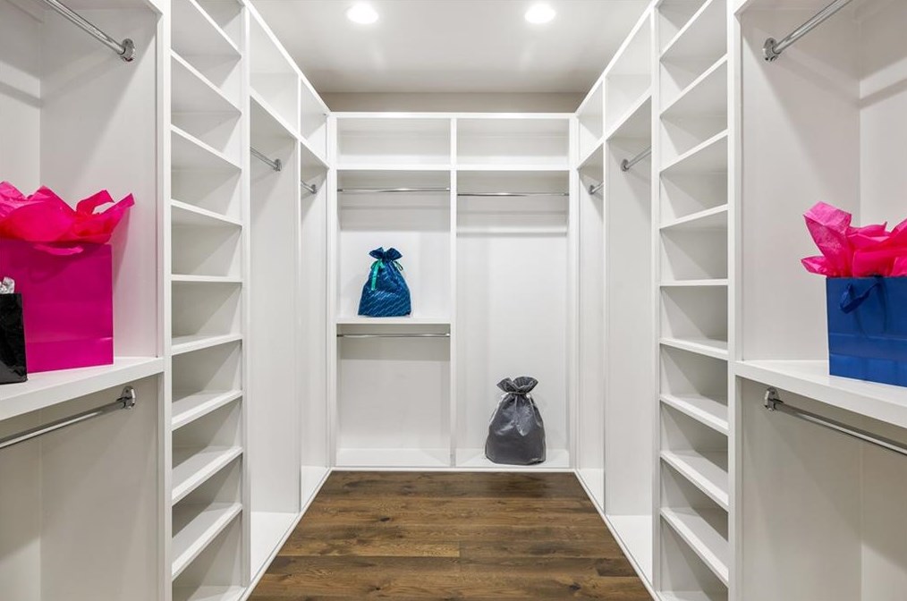 1189 Oldfield Rd, Decatur GA  30030-4542 exterior