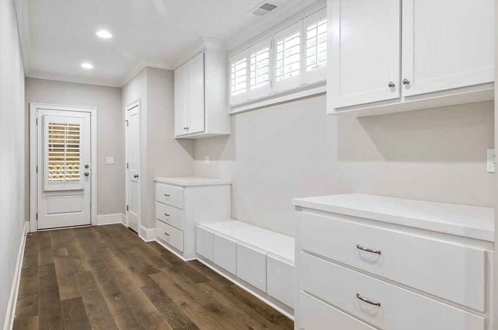 1189 Oldfield Rd, Decatur GA  30030-4542 exterior