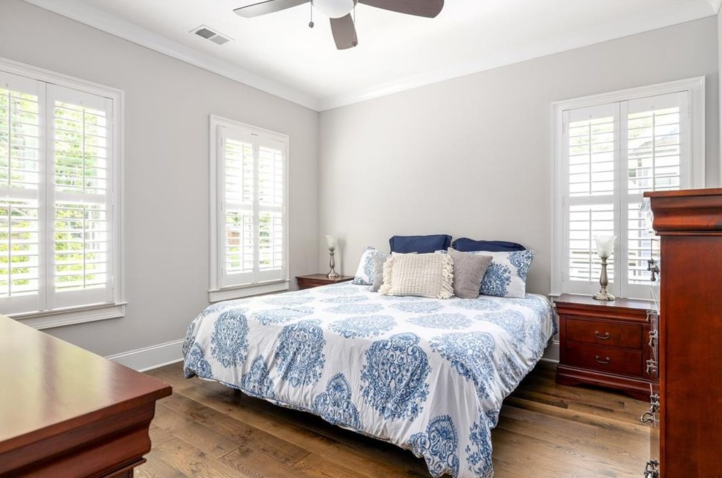 1189 Oldfield Rd, Decatur GA  30030-4542 exterior