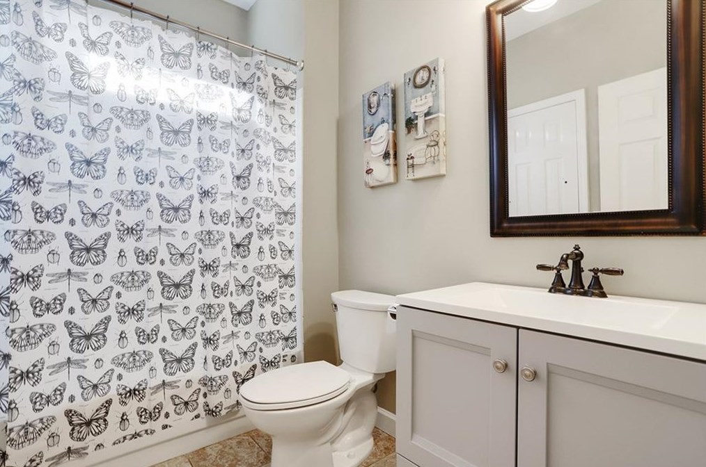 860 Highmeade Dr, Alpharetta GA  30005-3701 exterior