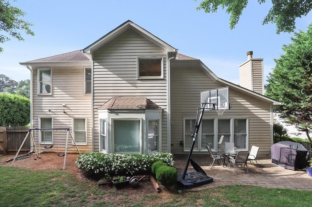 860 Highmeade Dr, Alpharetta GA  30005-3701 exterior