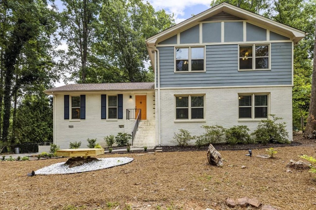 890 Valley Creek Dr, Stone Mountain, GA 30083