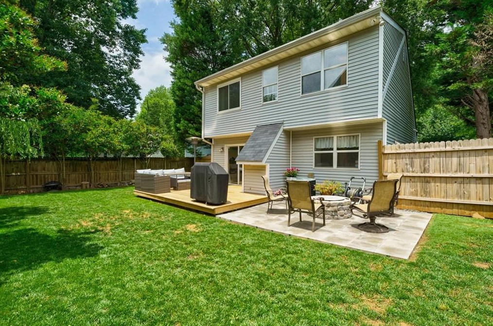 1563 Park Creek Ln, Atlanta GA  30319-2147 exterior