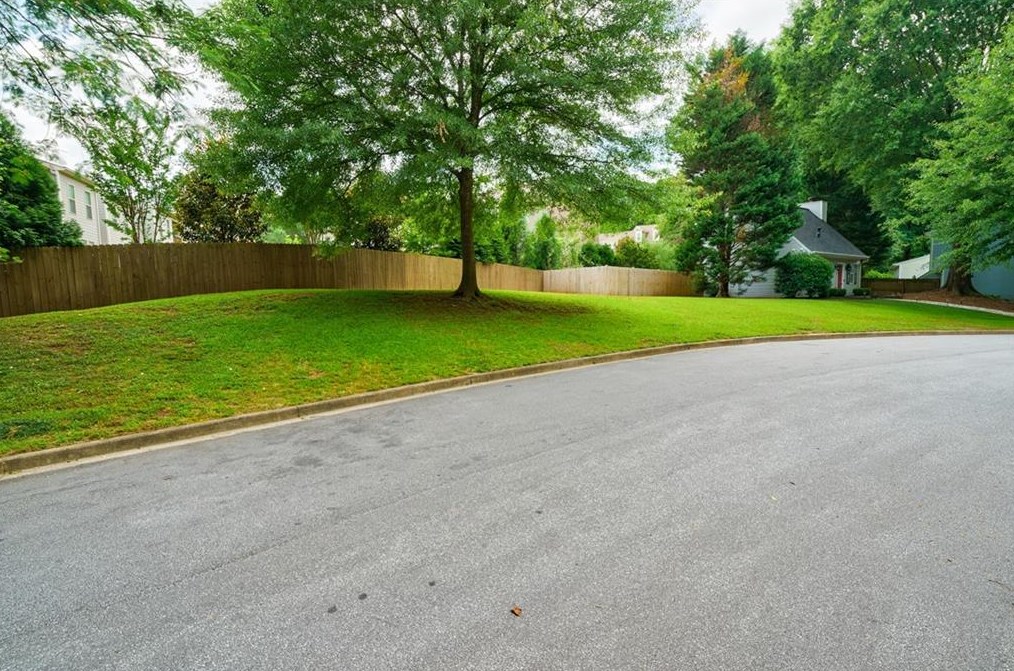 1563 Park Creek Ln, Atlanta GA  30319-2147 exterior