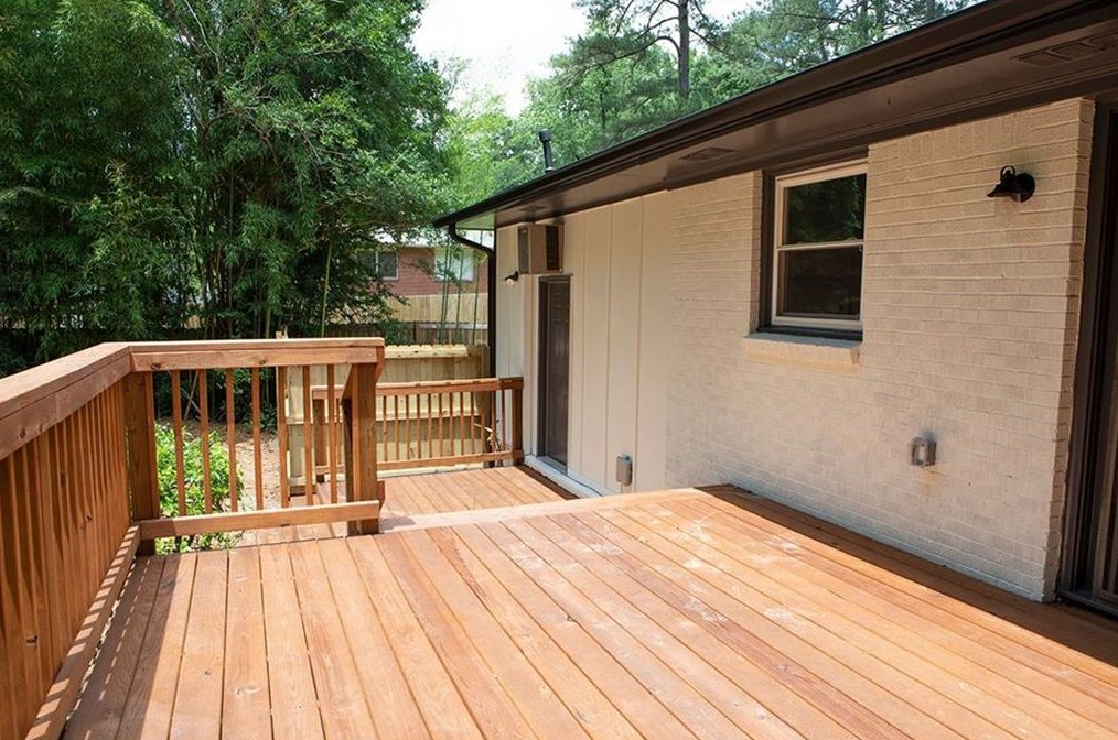 1924 Kenwood Rd, Smyrna GA  30082-5150 exterior