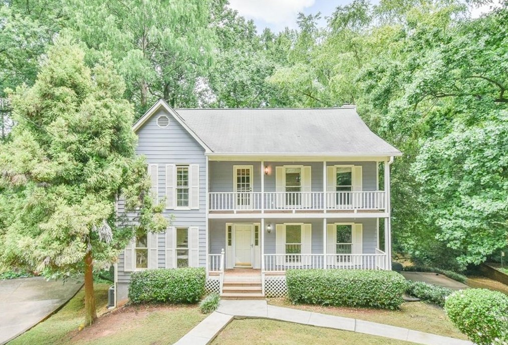 1033 Coach House Dr, Tucker, GA 30084-1561