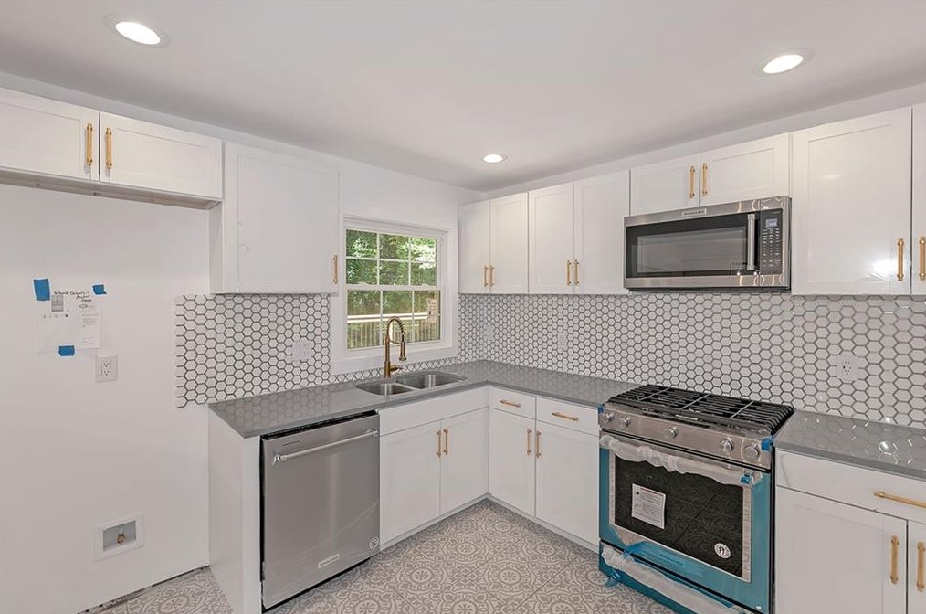 1916 Willa Way, Decatur GA  30032-4272 exterior