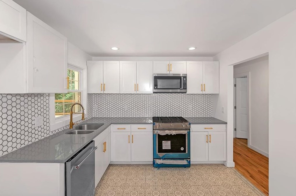 1916 Willa Way, Decatur GA  30032-4272 exterior