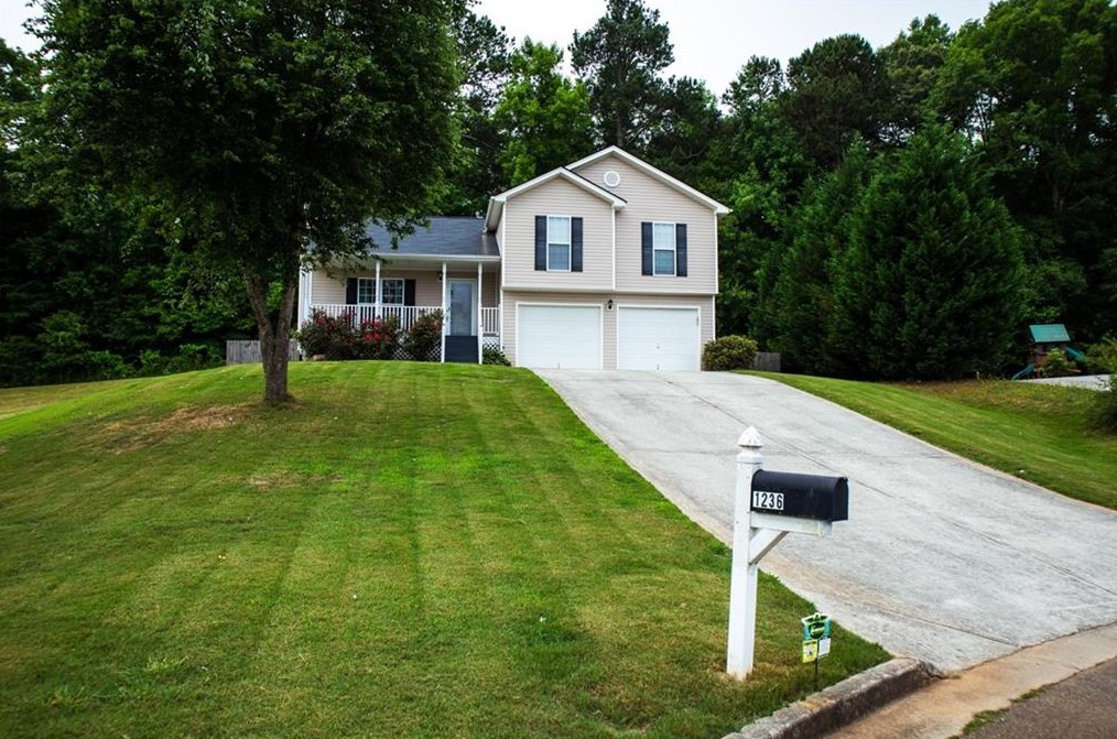1236 Palmer Dr, Winder, GA 30680-4348