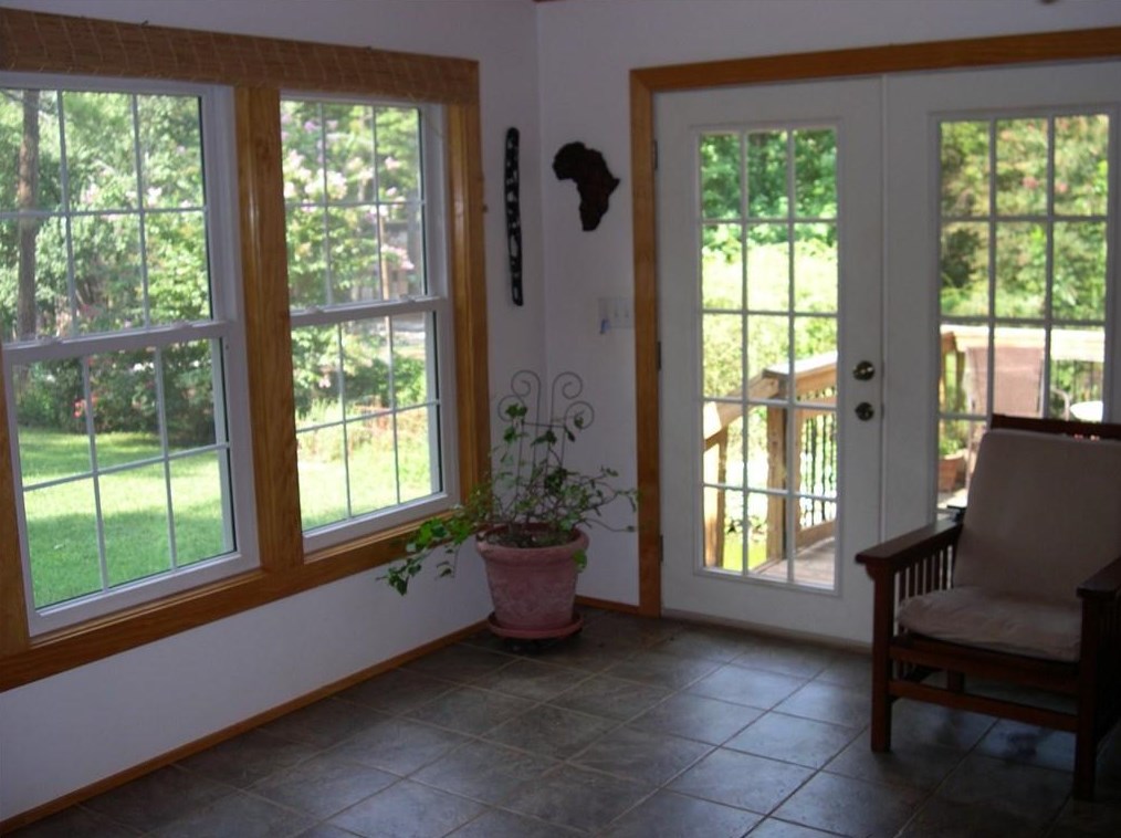 244 Forest Glen Cir, Avondale Est GA  30002-1204 exterior