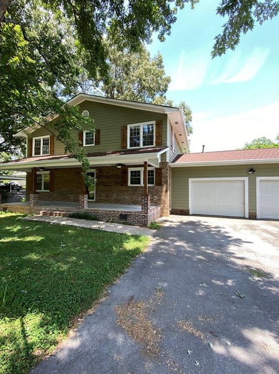 206 Cherry Hill Dr, Calhoun, GA 30701-2520