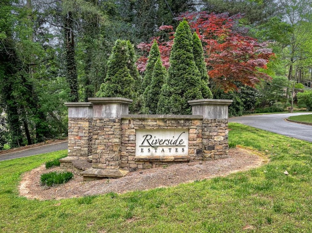 135 River Court Pkwy, Atlanta, GA 30328-1103