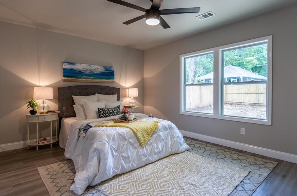 1103 Oak Knoll Ter, Atlanta GA  30315-5213 exterior
