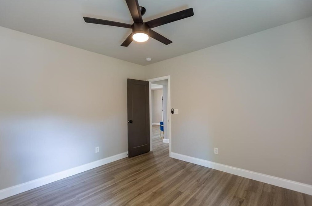 1103 Oak Knoll Ter, Atlanta GA  30315-5213 exterior