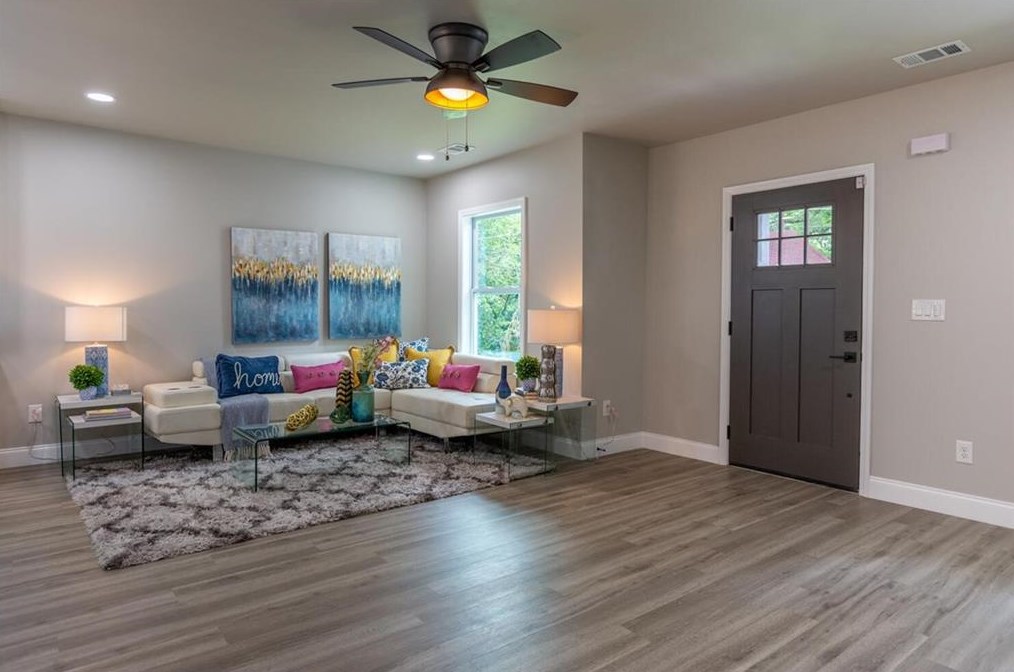 1103 Oak Knoll Ter, Atlanta GA  30315-5213 exterior