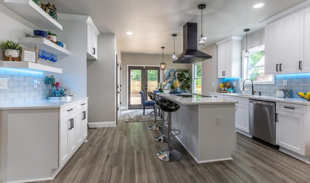 1103 Oak Knoll Ter, Atlanta GA  30315-5213 exterior