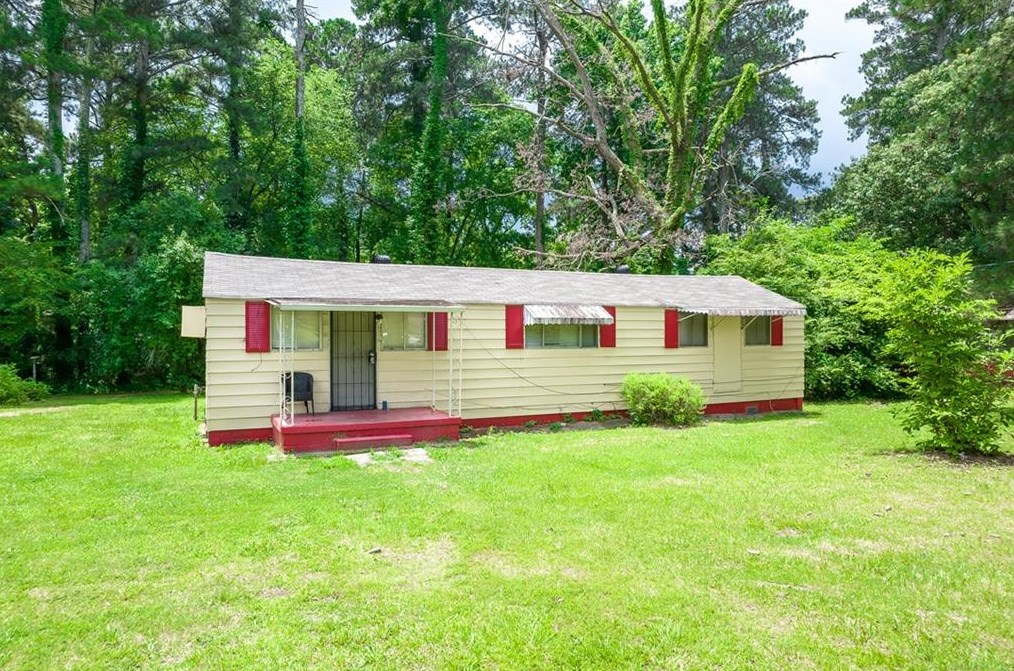 1396 Pine Dr, Atlanta, GA 30349-6108