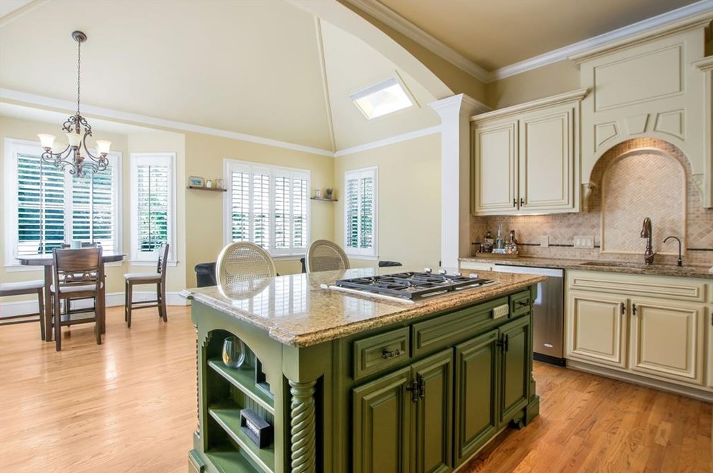 2093 Stephens Walk, Atlanta GA  30338-4455 exterior