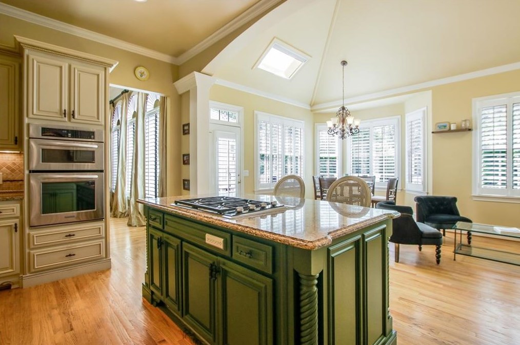 2093 Stephens Walk, Atlanta GA  30338-4455 exterior