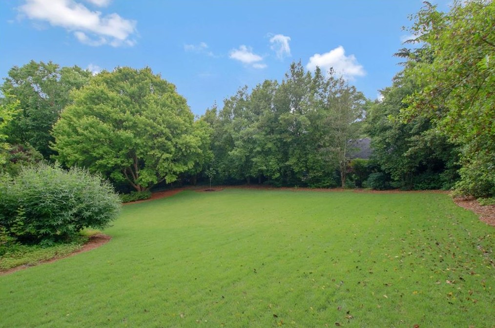 2093 Stephens Walk, Atlanta GA  30338-4455 exterior