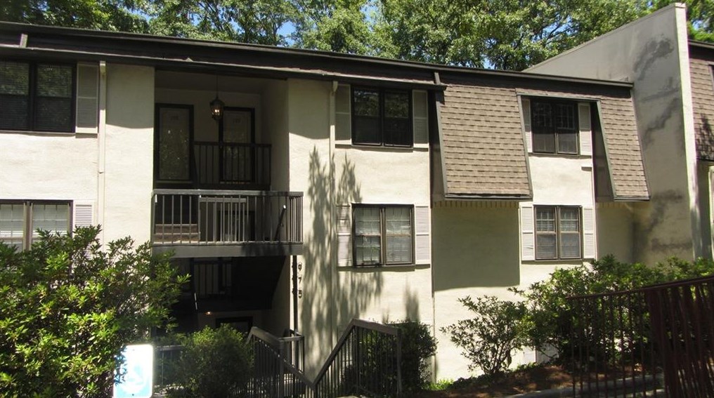 199 Triumph Dr, Atlanta GA  30327-1050 exterior