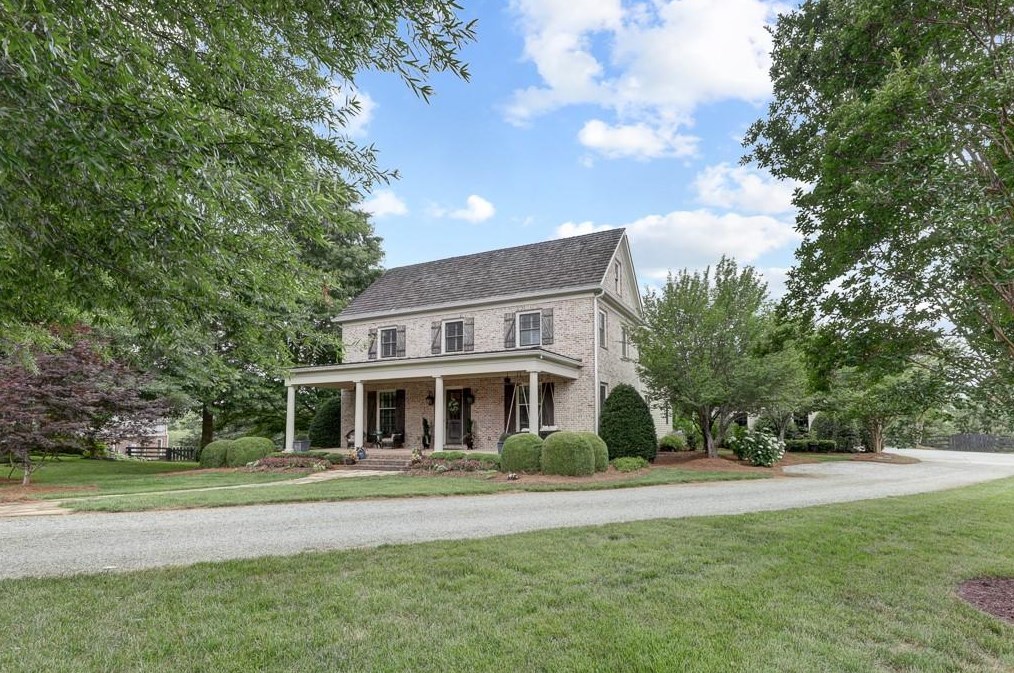 120 Ariel Ct, Roswell, GA 30075-1069