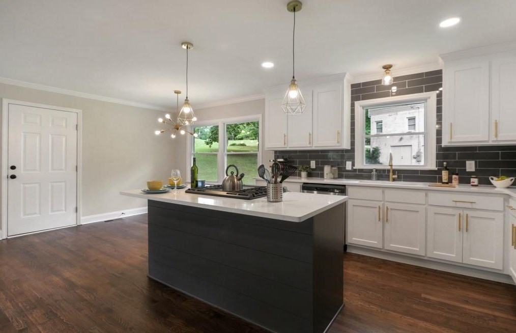 2732 Hawaii Ct, Decatur GA  30033-2335 exterior