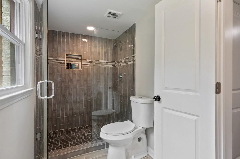 2732 Hawaii Ct, Decatur GA  30033-2335 exterior