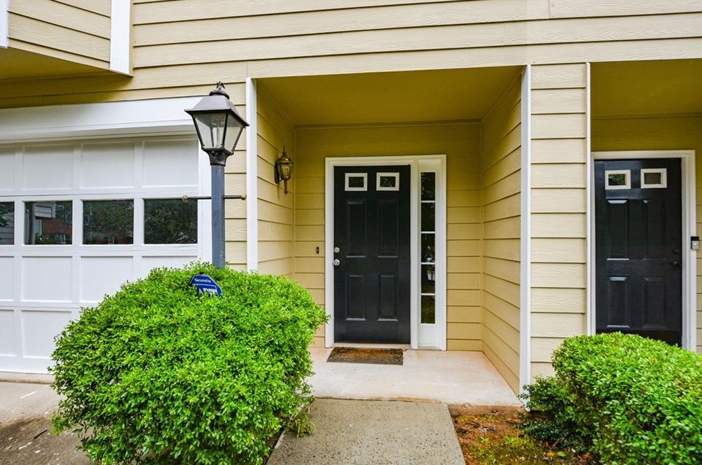 4292 Thorngate Ct, Acworth, GA 30101-6816