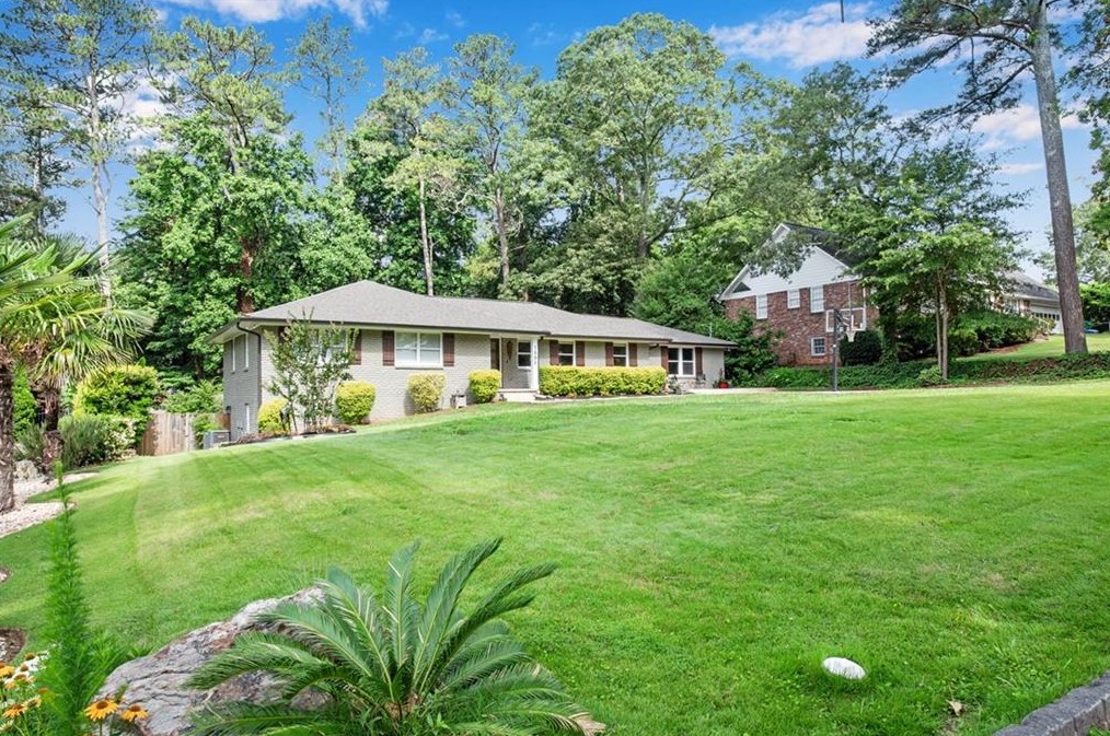 1694 Montcliff Ct, Decatur, GA 30033-1313