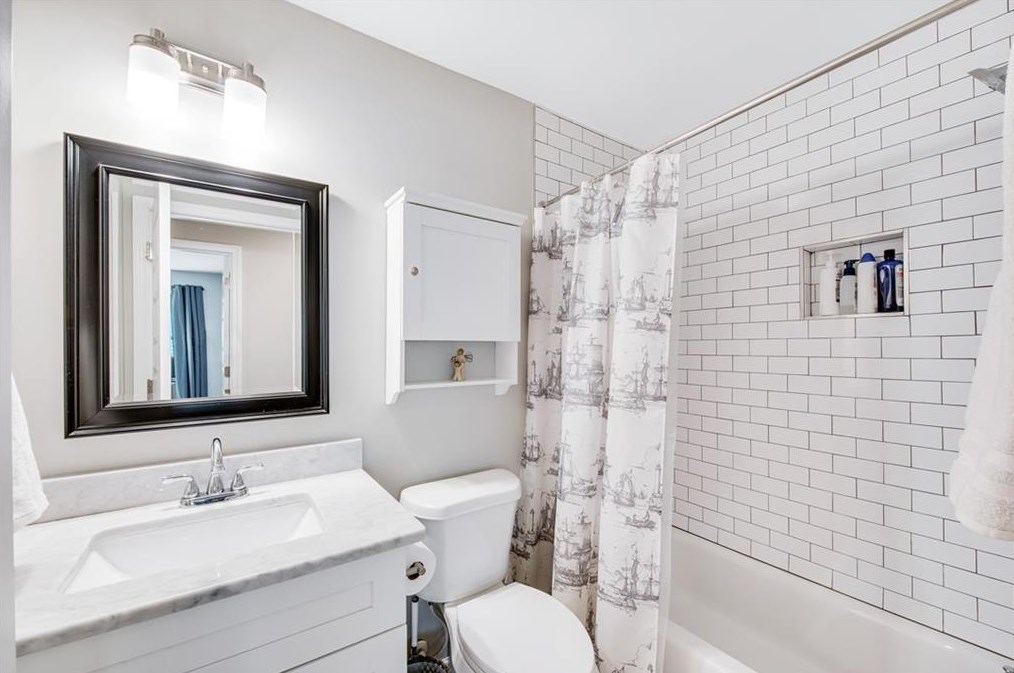 1694 Montcliff Ct, Decatur GA  30033-1313 exterior