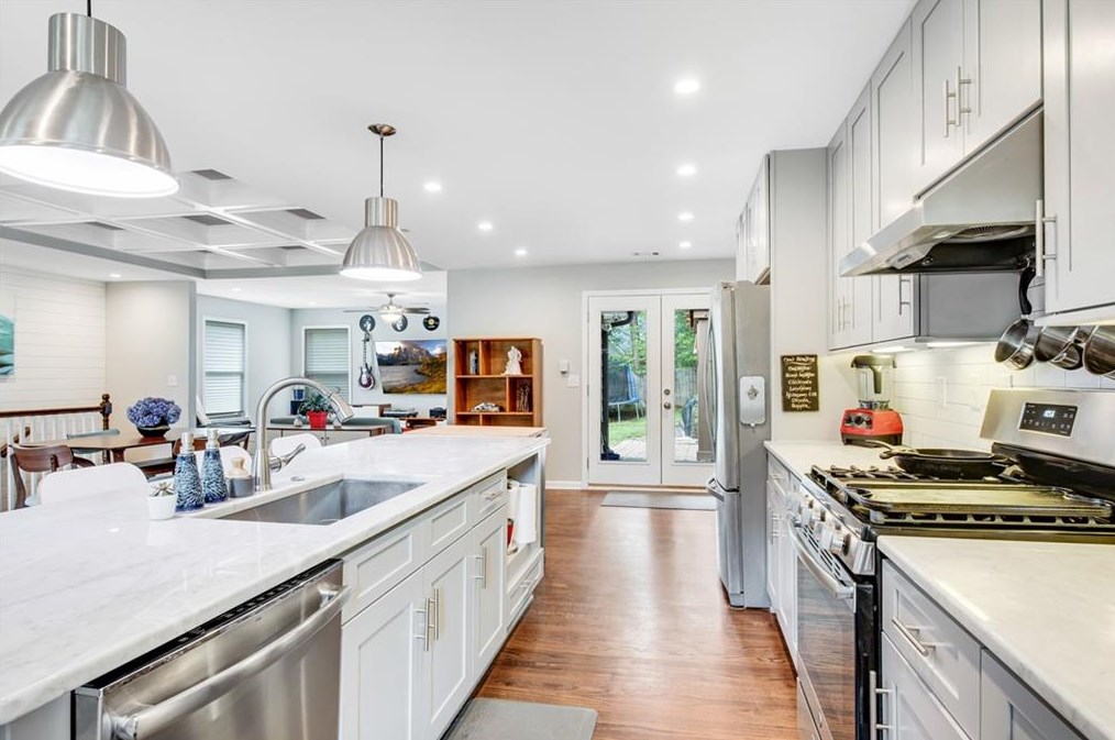 1694 Montcliff Ct, Decatur GA  30033-1313 exterior