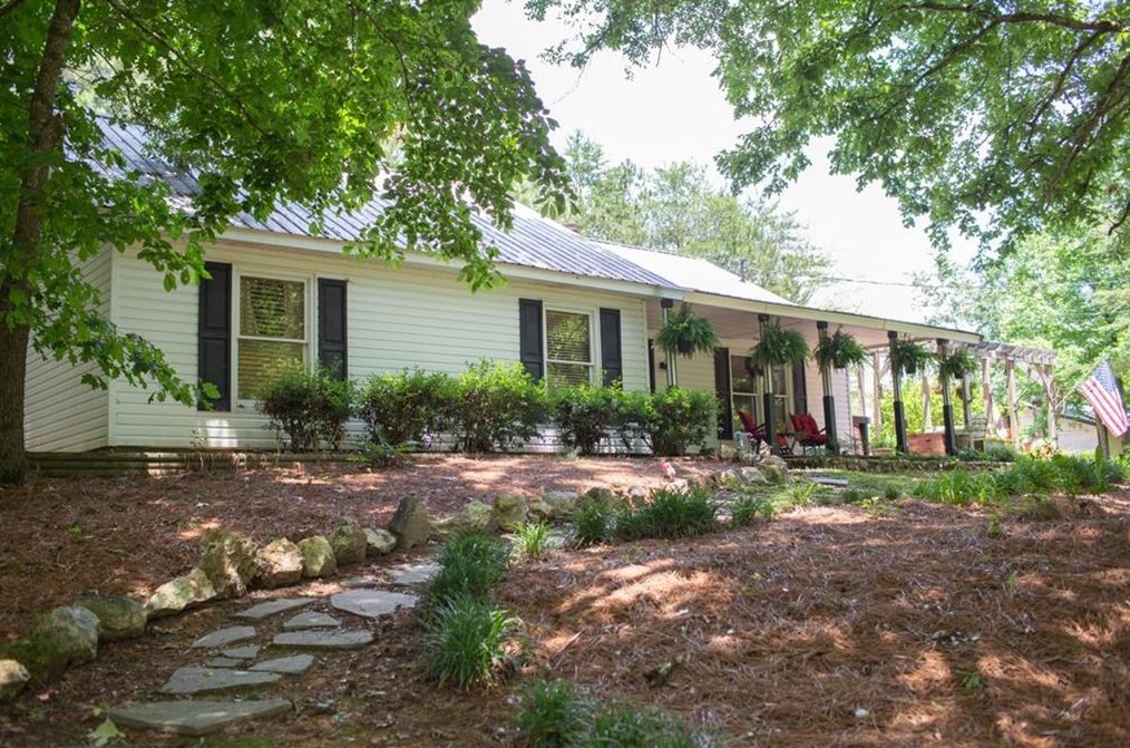 2429 Calhoun Rd, Rome GA  30161-1922 exterior