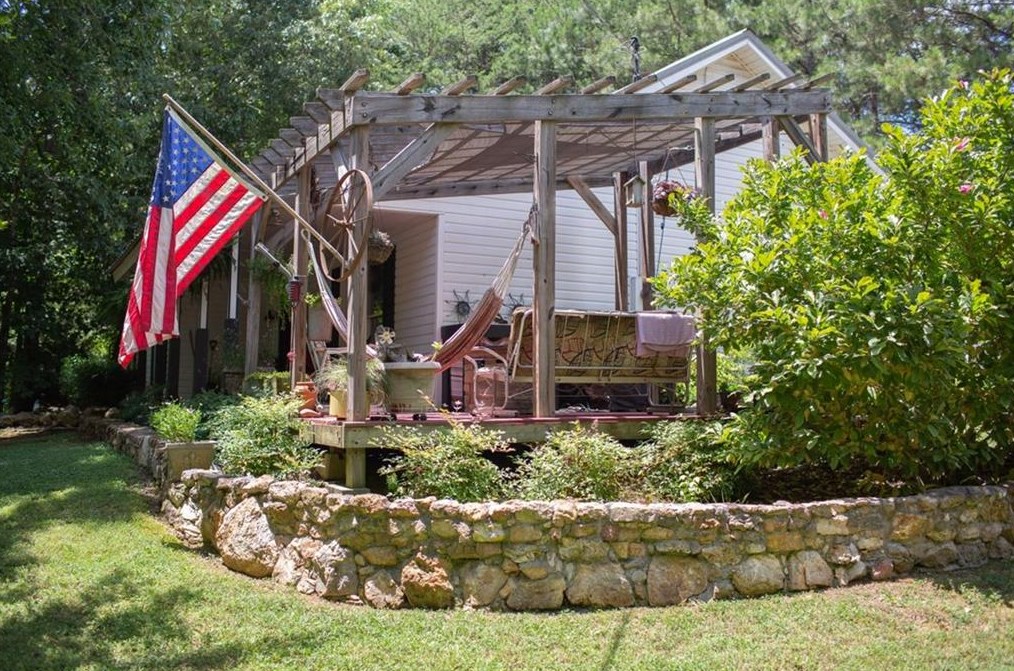 2429 Calhoun Rd, Rome GA  30161-1922 exterior
