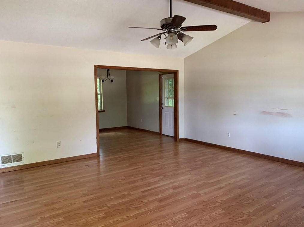 121 Sims St, Maysville, GA 30558-2008