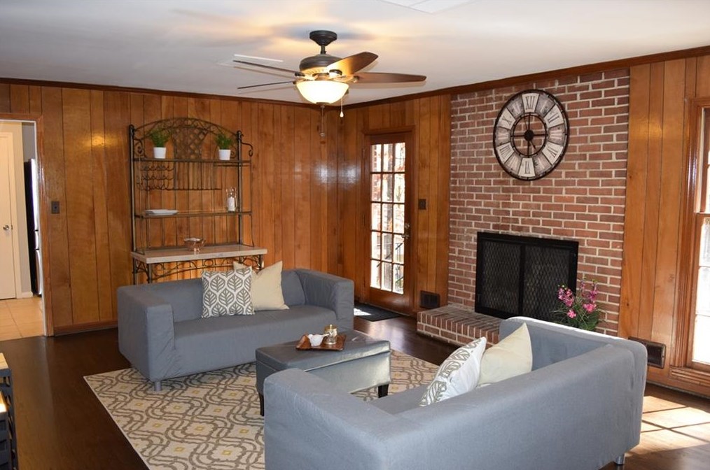4091 Oak Forest Dr, Atlanta GA  30319-1420 exterior