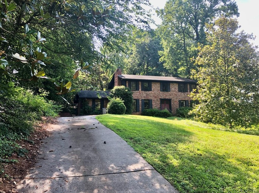 2592 River Oak Dr, Decatur, GA 30033-2803