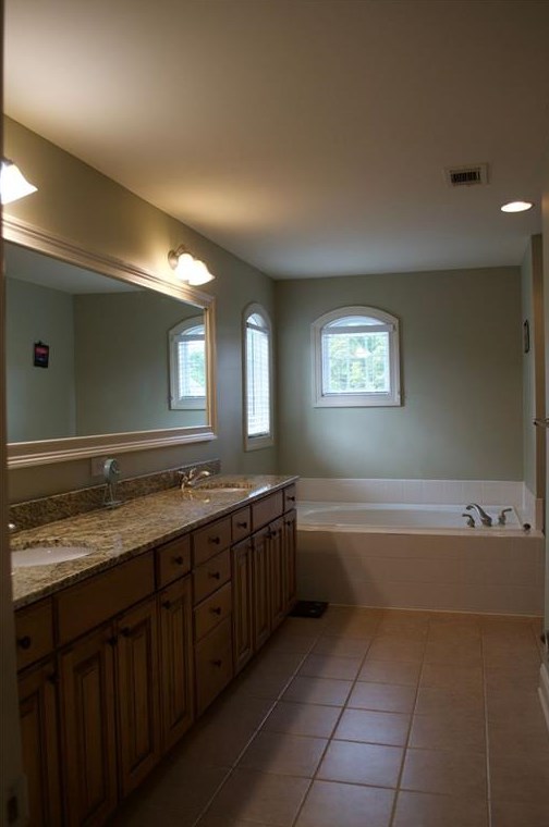 7797 Copper Kettle Way, Flowery Branch GA  30542-7572 exterior