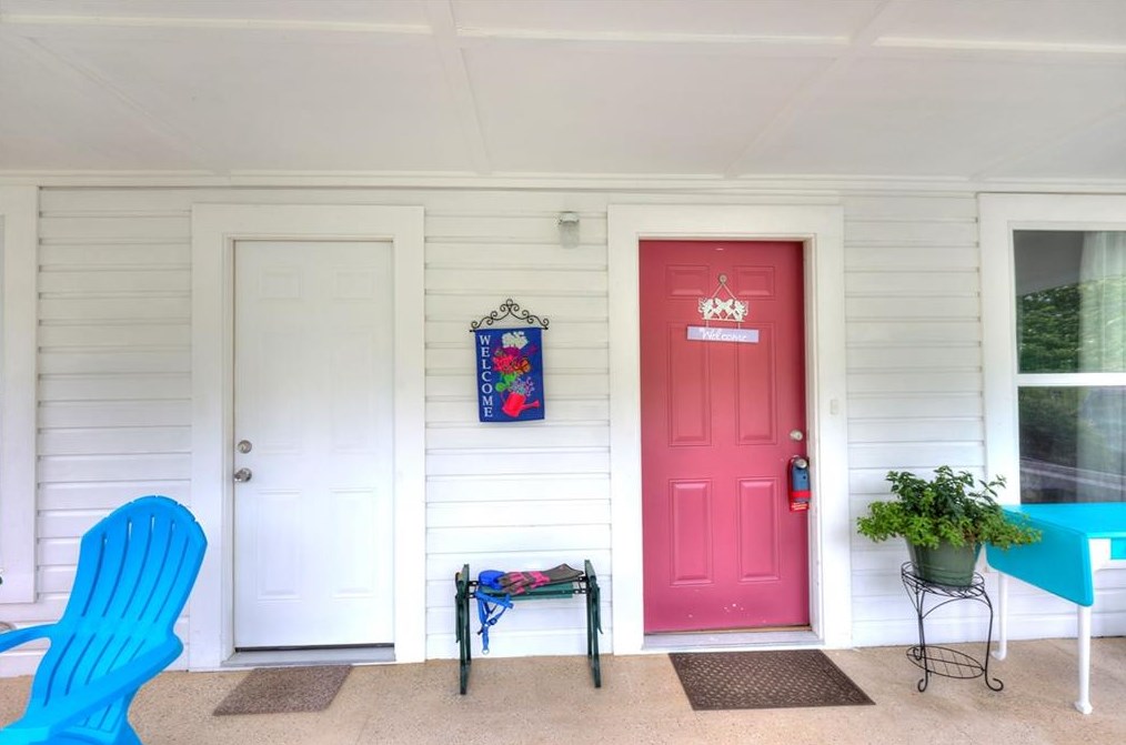 127 Peters St, Calhoun, GA 30701-2712