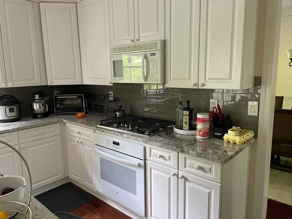 3010 Lakeside Ct, Alpharetta GA  30005-8966 exterior