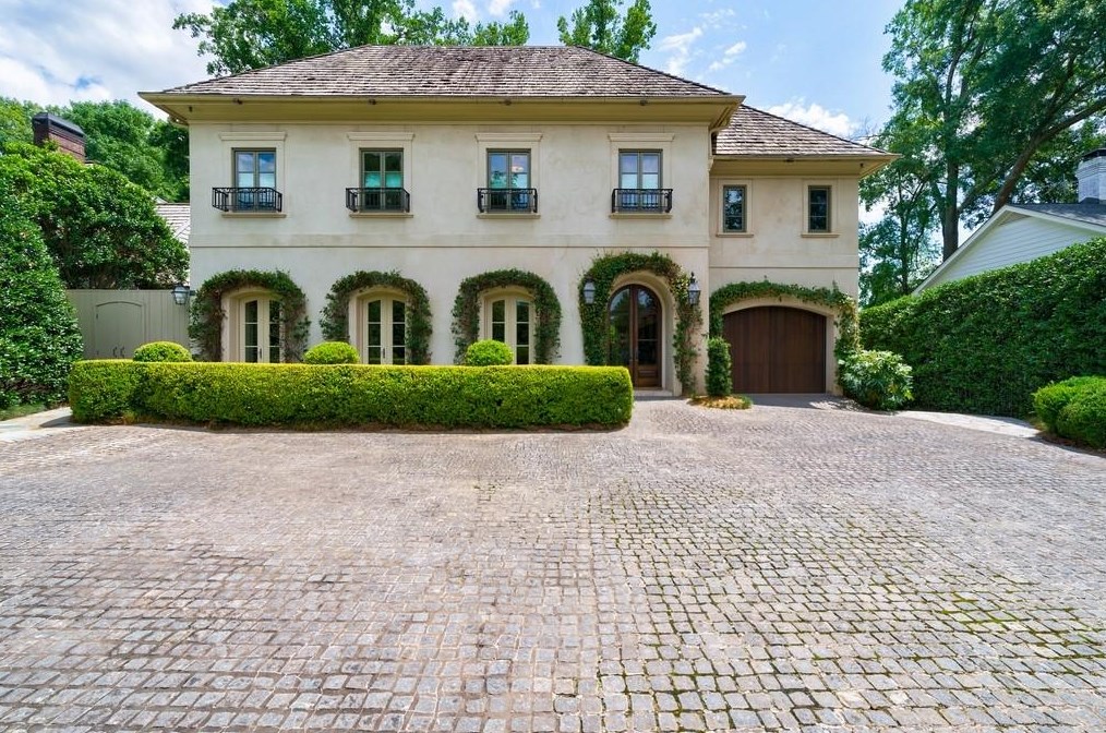 350 Woodward Way, Atlanta GA  30305-4040 exterior